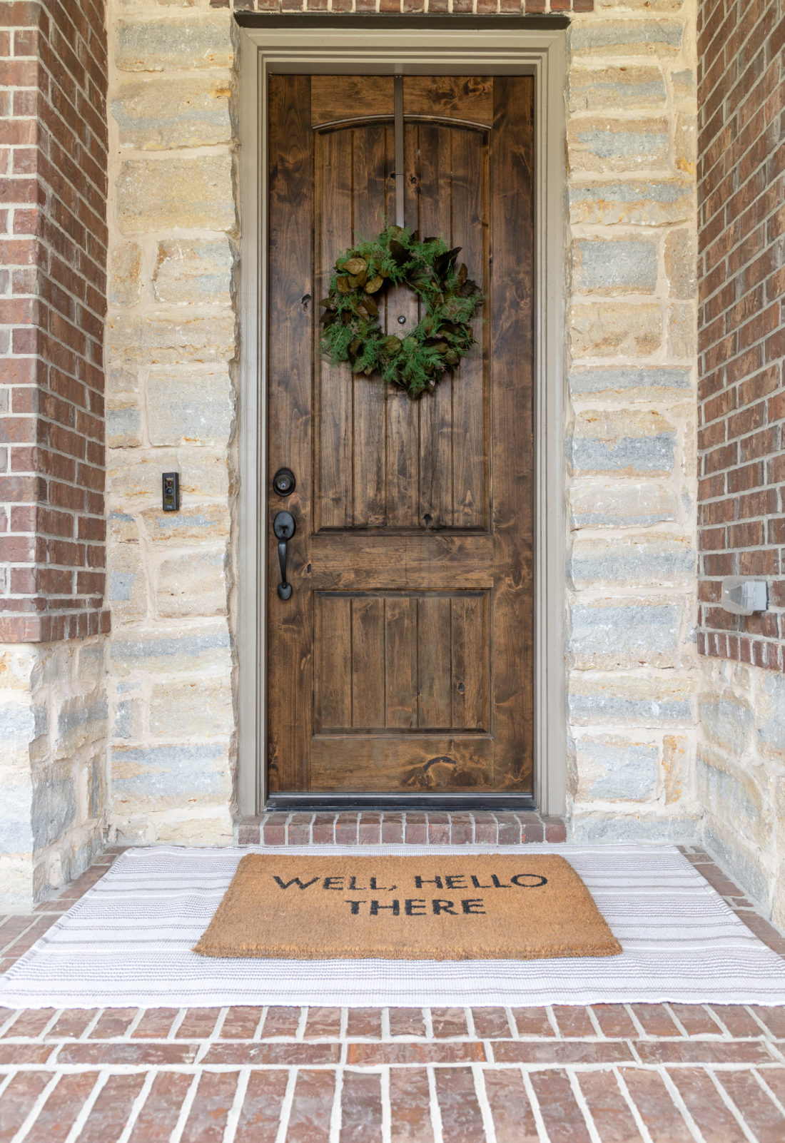 layered doormat, simple front porch decor