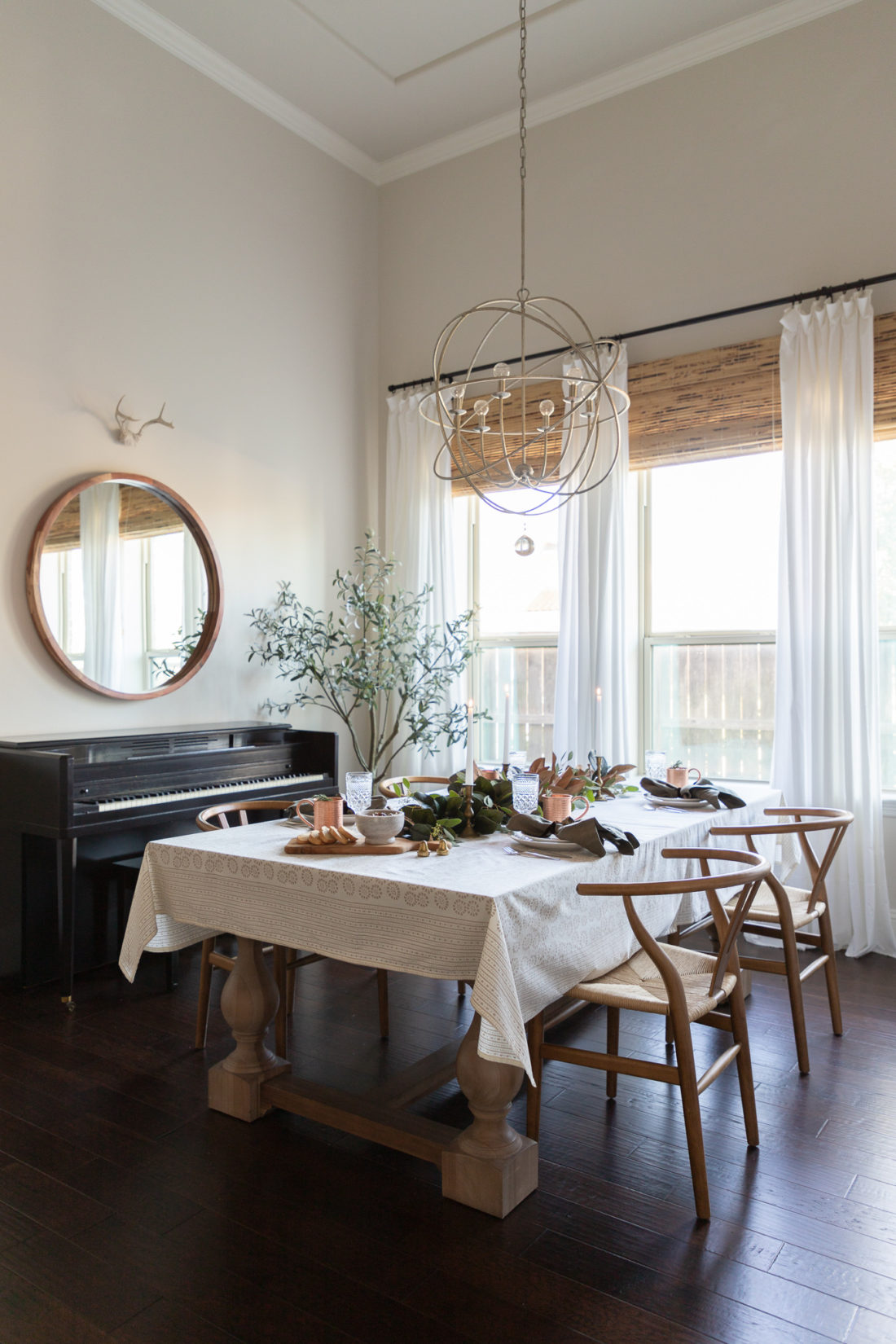 neutral christmas dining room
